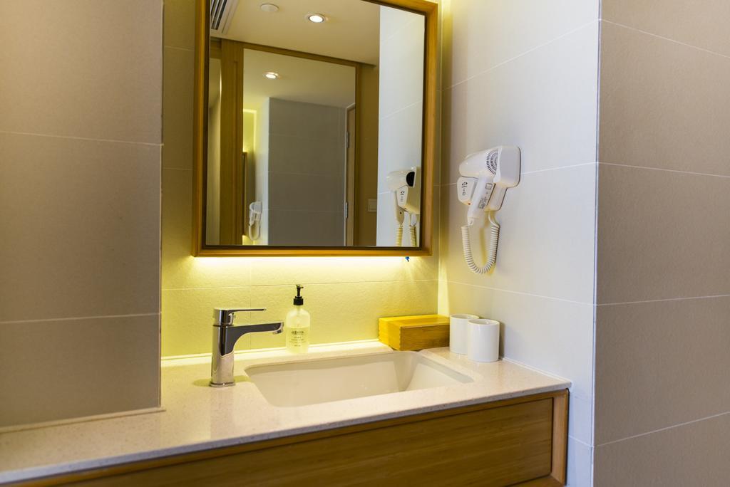 Ji Hotel Chengdu West Hi-Tech Zone Longhu Room photo